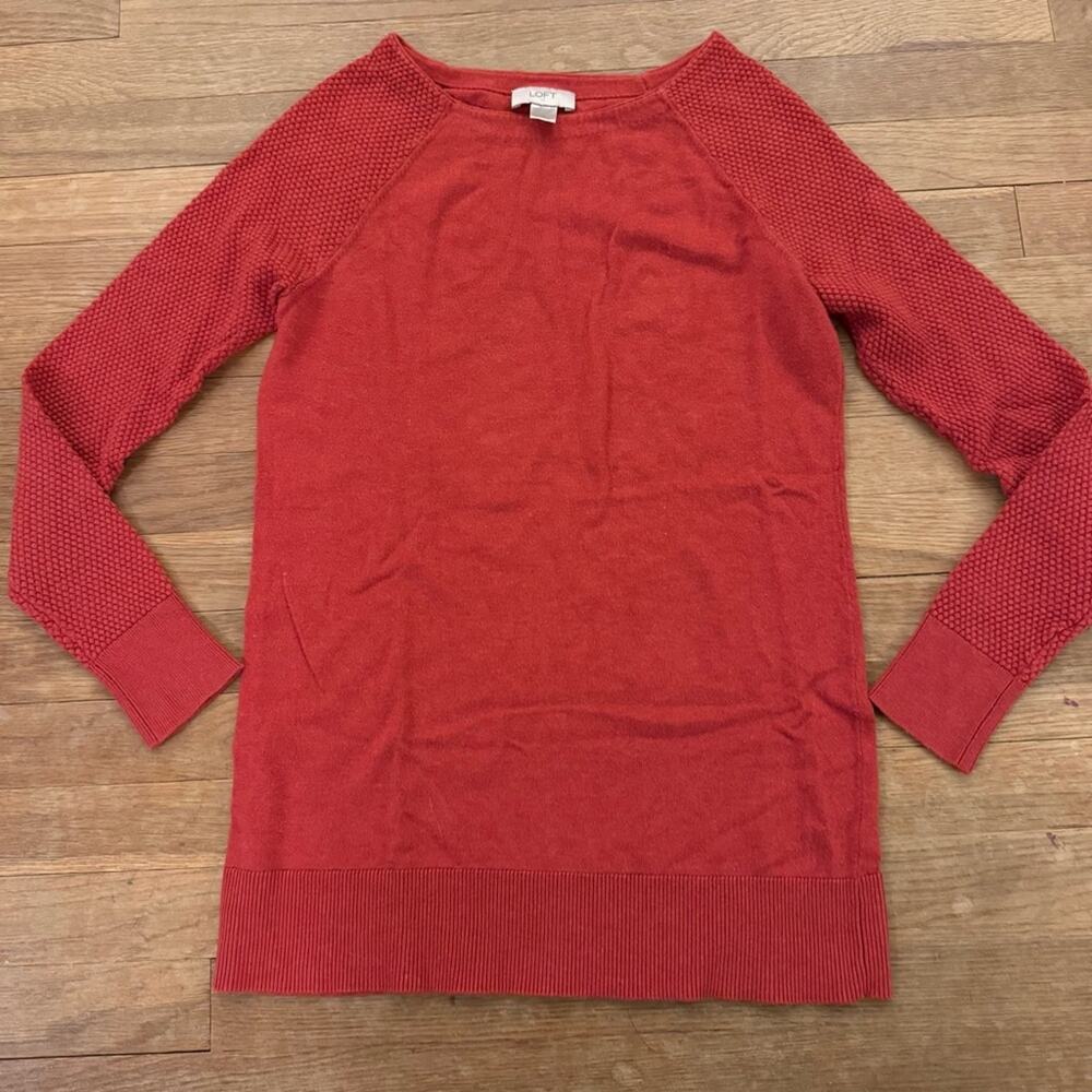 Loft long sleeve coral sweater shirt top size small S
b12